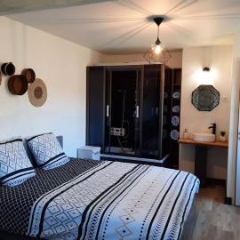 Studio avec vue sur la vezere, hotel en Uzerche