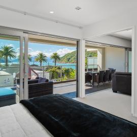 Luxury Waterfront Apartment - Quay