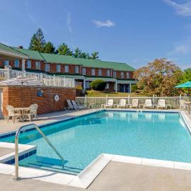 Quality Inn Waynesboro - Skyline Drive، فندق في واينيسبورو