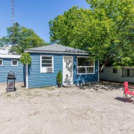 Beachside Summer Cabins، فندق في واساغا بيتش