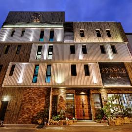 STABLE HOTEL