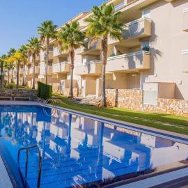 2 bedroom apartment - Sleeps 4 - Pool - Garden