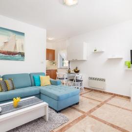Blue Dream Studio Apartment with a pool