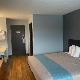 TROYINN&SUITES、Troyのホテル