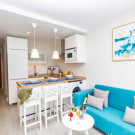 Navy style friendly Holiday Home, hotel in Playa del Ingles