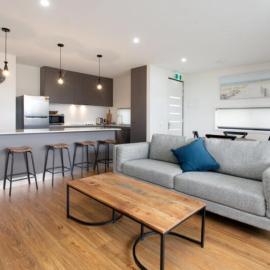 Captains Cove Ground Floor Luxury Apartments, hotel a Paynesville