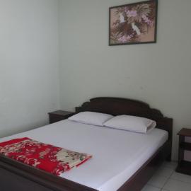 Hotel Garuda Syariah near Alun Alun Banjarnegara, хотел в Вонособо
