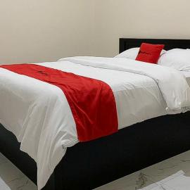 RedDoorz Syariah near Kawasan Simpang Lima Pati, hotel en Pati