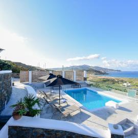 Villa Irina Mykonos, hótel í Ftelia