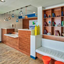 Uptown Suites Extended Stay Nashville TN - Smyrna, hotel i Smyrna