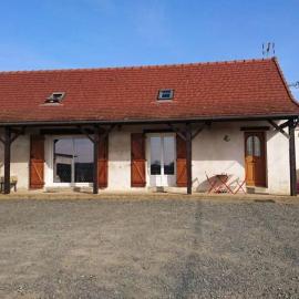 Gîte 14 personnes à la campagne, מלון בLes Pérards