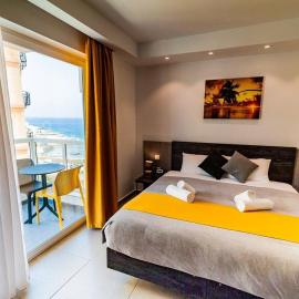 Hotel Shoreline، فندق في سانت جوليانز