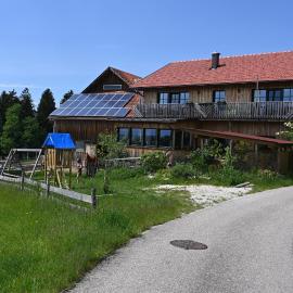 Biohof Schmidbauer، فندق في Frankenburg