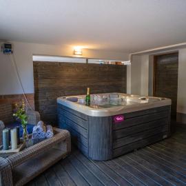 4 ÁSZ Deluxe Apartman, hotel di Gyula
