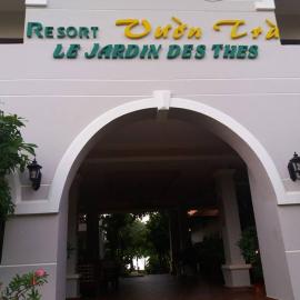 jardin des thes resort: Ấp Thiện Long şehrinde bir otel