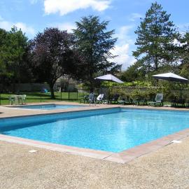 Gite Andromeda - Les Constellations, hotel in Doeuil-sur-le-Mignon