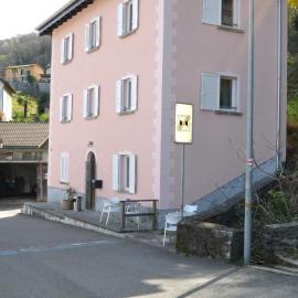 Casa Buby, hotel in Cadenazzo