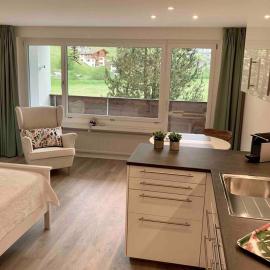 Studio neben Therme für 2 Erwachsene neu renoviert, hotell i Vals