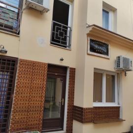 Retro Mini Apartment, hotel in Zemun
