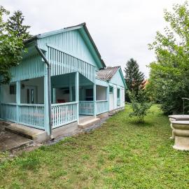 Penge Bungalók, Hotel in Balatonalmádi