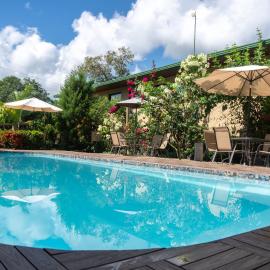 Hotel Margarita and Tour Operator Drake Bay, hotell i Drake
