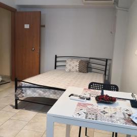 House in the center of Piraeus next to the port and the metro!!, hotel in Piraeus