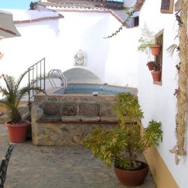 Casa Rural Los Gaitanes, hotel in Valverde de Leganés