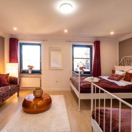 Green Valley Lounge Apartment, hotel i Weibern