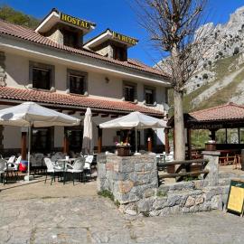 Hostal La Ruta, готель у місті Каін