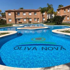 Apartment Sevilla III Golf ,big pool and seaside, hotel in Oliva
