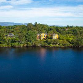 Carrig Country House & Restaurant、キローグリンのホテル