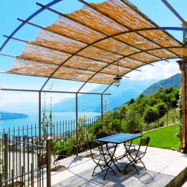 Villa VaLuRi vista magnifica sul Lago di Como Appartamento piano terra, khách sạn ở Vercana