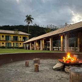 Espaço Casa na Rocha, hotel in São José dos Campos
