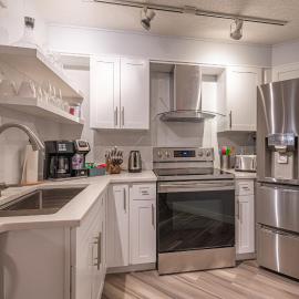 Luxurious One Bedroom Suite for a Larger Family 162, hotel in Canmore