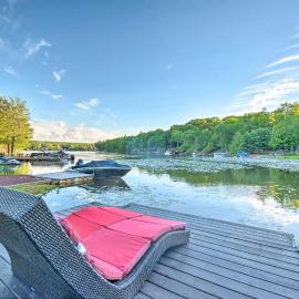 Hot Tub & Fire Pit: Waterfront Lake Harmony Home