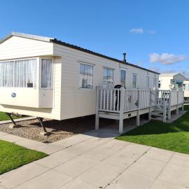 Golden Palm - Meadow Lakes, hotel in Chapel Saint Leonards