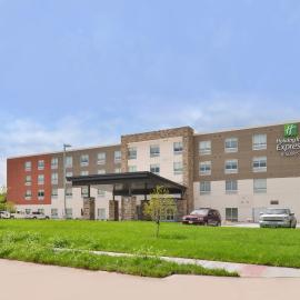 Holiday Inn Express & Suites Omaha Airport by IHG, hótel í Carter Lake