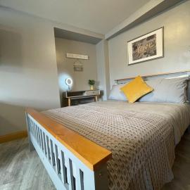 Westend Holiday Let 1 Brecon, hotel in Brecon