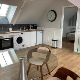 LOIRE VELO 3 Appartements Moderne Vélo Parking 30 places vélos Sécurisé Centre Ville Historique Blois、ブロワのホテル