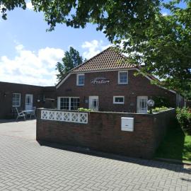 Pension Pradler Zimmer Erdgeschoß, hotel in Carolinensiel