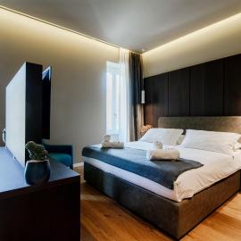 AMA 18 Suites by "The House Of Travelers"، فندق في كومو