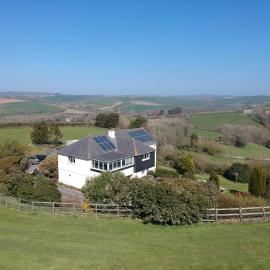 Merrifield House Devon - Private Bathroom, Share Kitchen & Great Views, hotel in Kingsbridge