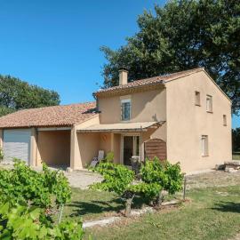 Holiday Home La Cardeline by Interhome, hotell i Grillon