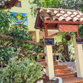 Hotel Iguanito, viešbutis mieste Santa Katalina