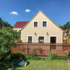 Holiday Home Parkany 2 by Interhome, hotel in Bechyně