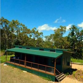 Ridge Cabin - Stunning Views - 5km From Neighbours, hotel in Airlie Beach