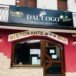 Albergo Ristorante Dal Cogo، فندق في Spert
