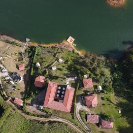 Soy Local Guatape Campestre, viešbutis mieste Gvatapė