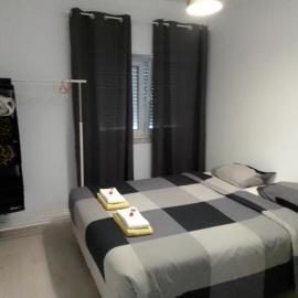 GuestHouse Marialva Park, hotel in Corroios