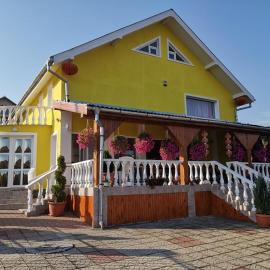 Stars Livezeni, hotell sihtkohas Ivăneşti
